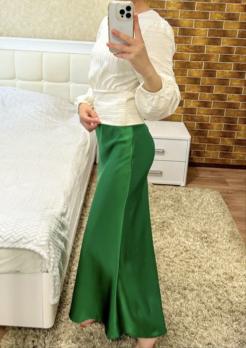 Спідниця атласна зелене яблуко