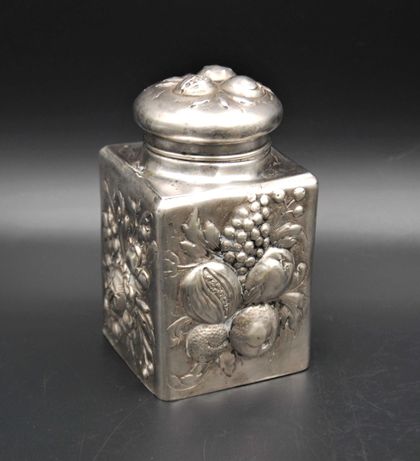 Stary srebrny pojemnik pr. 800
