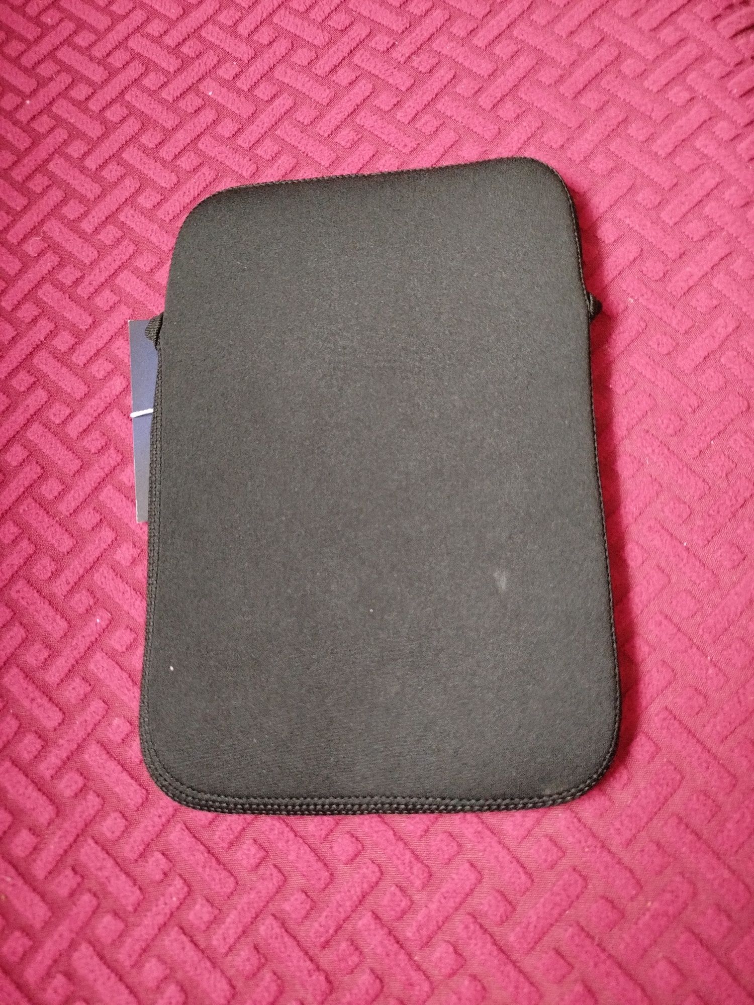 Pokrowiec na tablet 7 cali nowy tanio