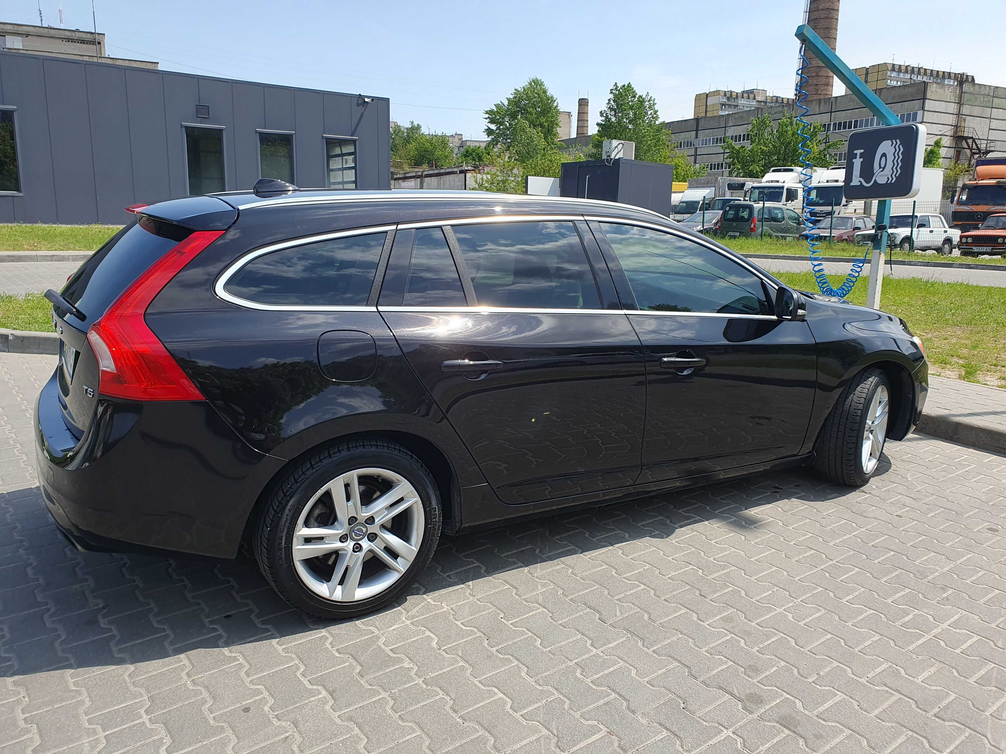 Volvo V60 T5 2015