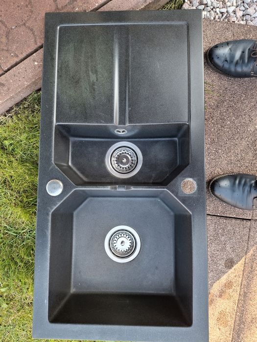 Zlew graniyowy z ociekaczem