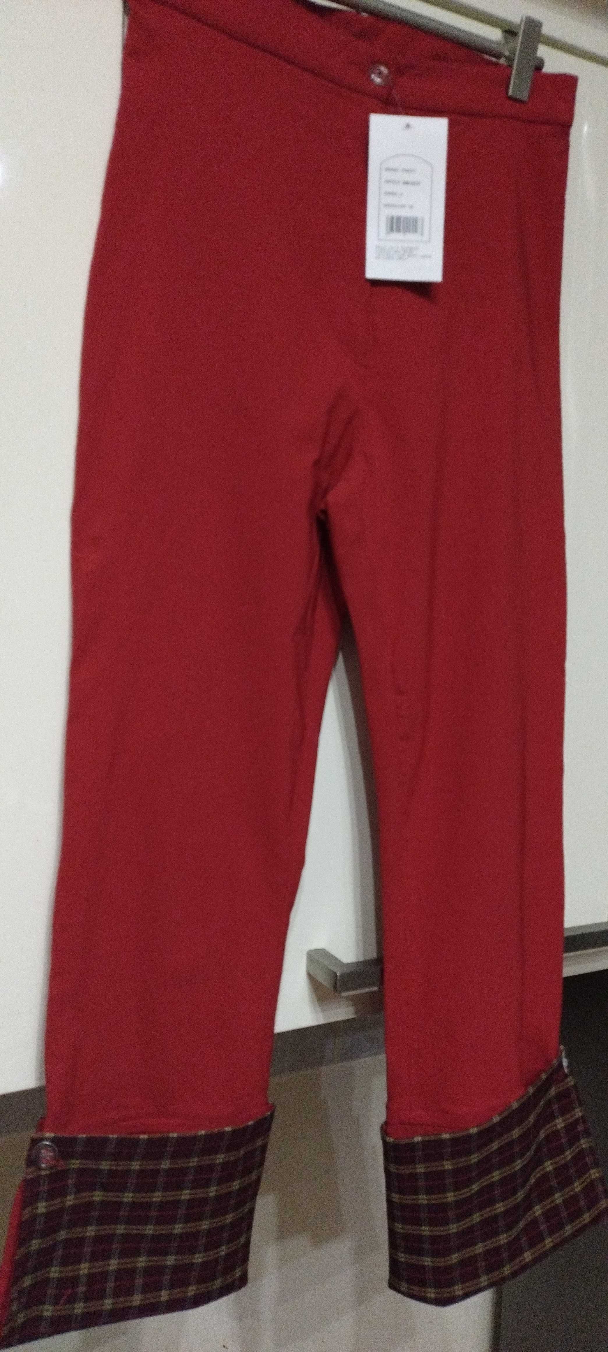 Spodnie czerwone proste .
