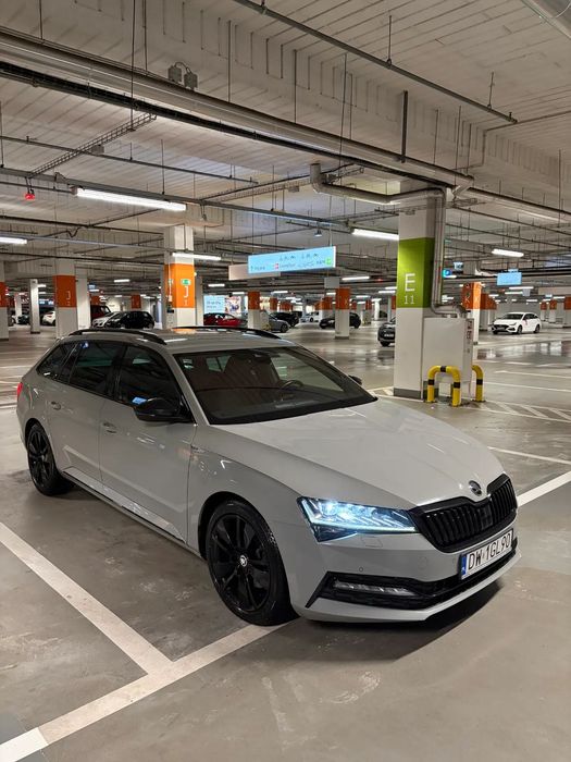 Skoda Superb Škoda Superb 2.0 TDI Sportline DSG (kombi)