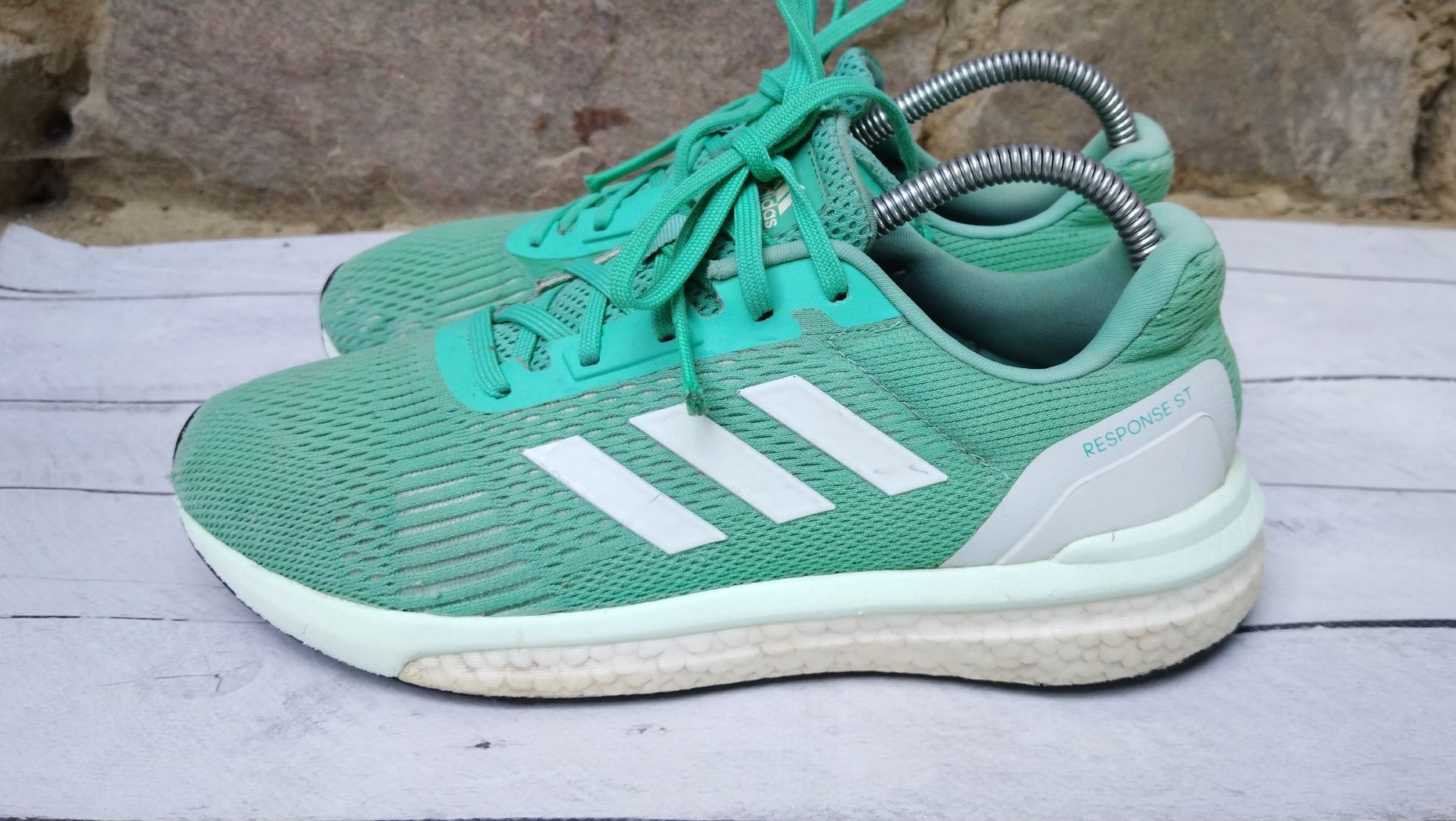 Adidas response кроссовки для бега, 37 р.
Adidas
Вам цікаві речі цього