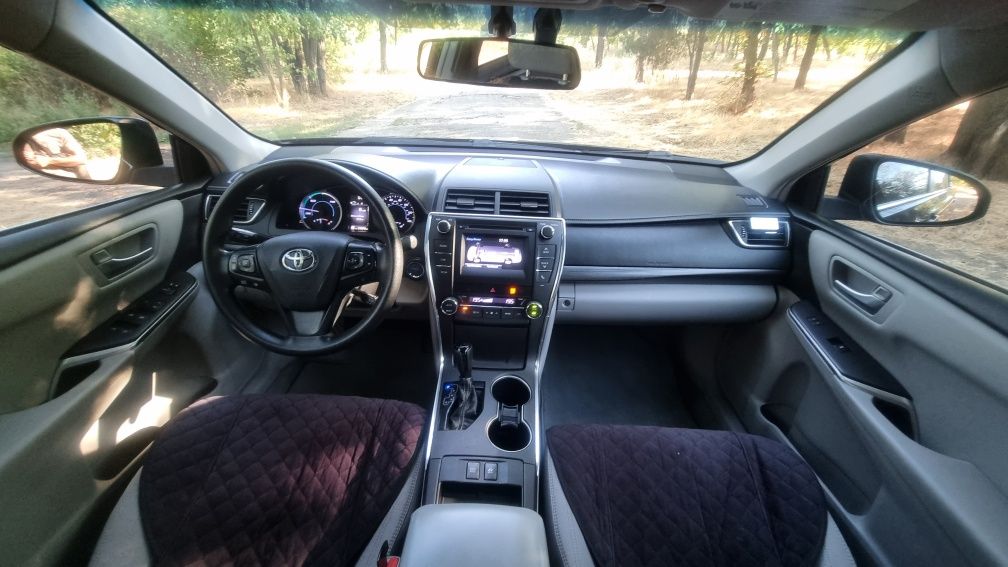 Аренда машины TOYOTA CAMRY 2016. Гибрид!