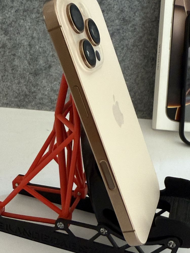 Troco/Vendo Iphone 16 Pro 256GB Desert titanium