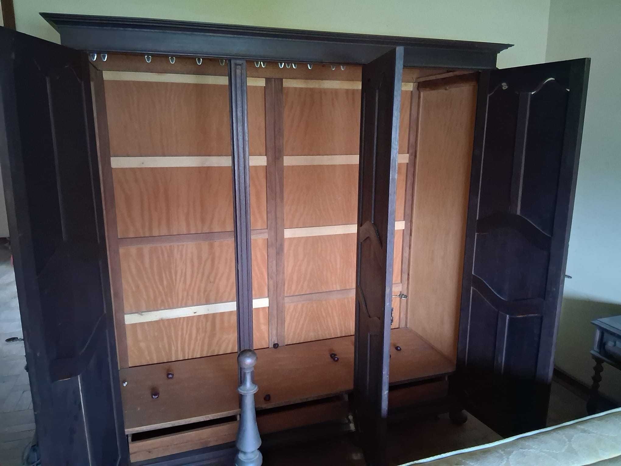 Móveis de quarto em madeira