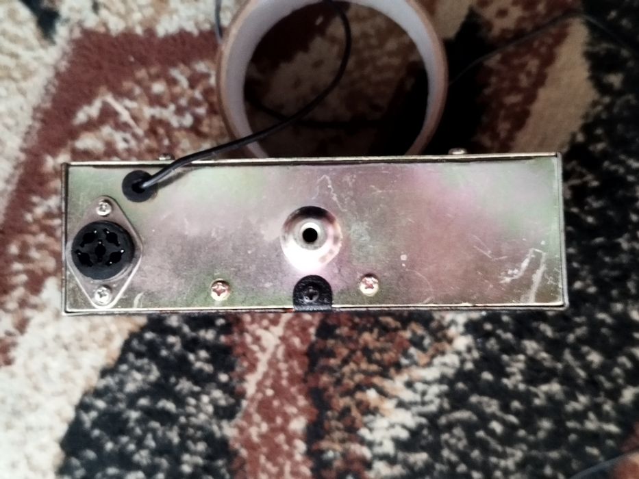 Odtwarzacz kasetowy z czasów PRL-u