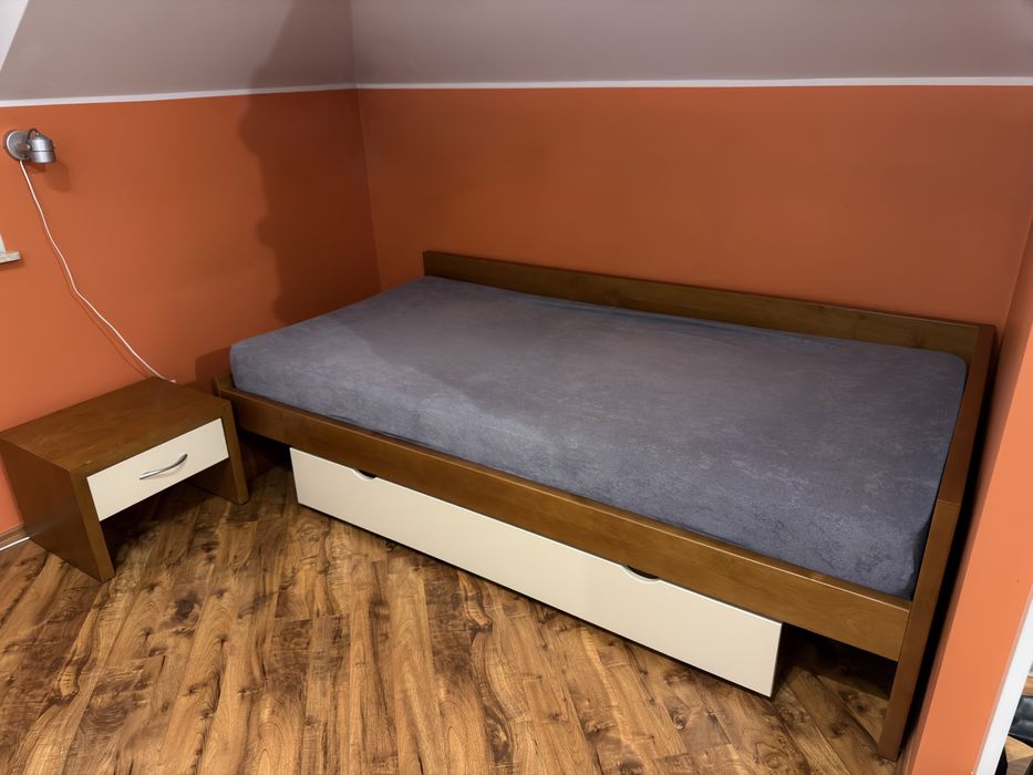 Zestaw łóżko + materac + stolik nocny