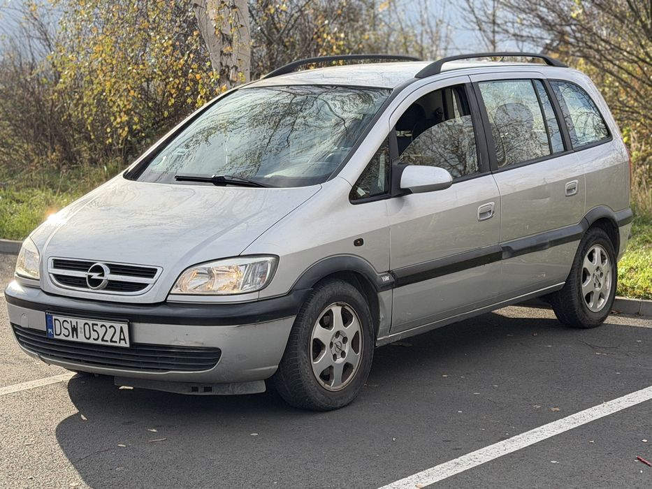 Opel zafira 7 osobowy 1.6 klimatyzacja centralny ssmek el szyby