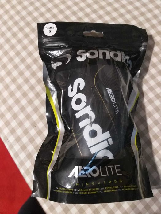 Caneleiras Futebol e Proteção de joelhos e cotovelos