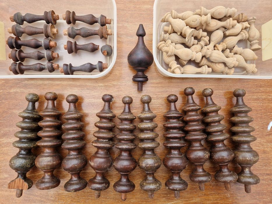 Pináculos e dornas em madeira