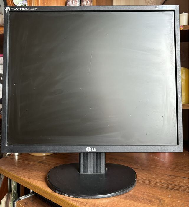 Монітор LG