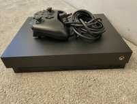 Konsola Xbox One X 1tb 2 gry