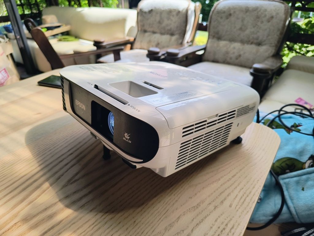 Projektor Epson EB-FH52