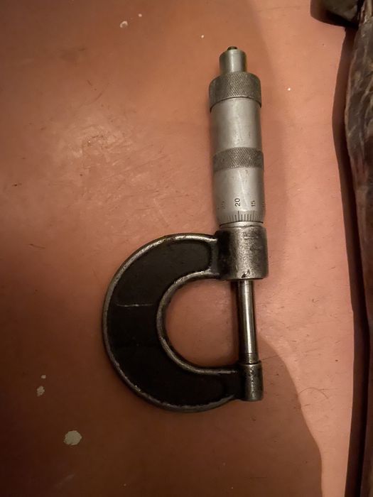 Инструменты разные молоток отвертка