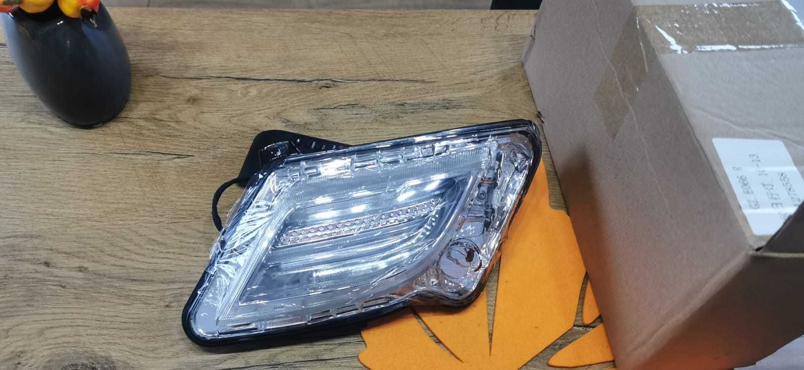 Lampa LED pozycyjna obrysówka halogen Volvo s60 Prawa