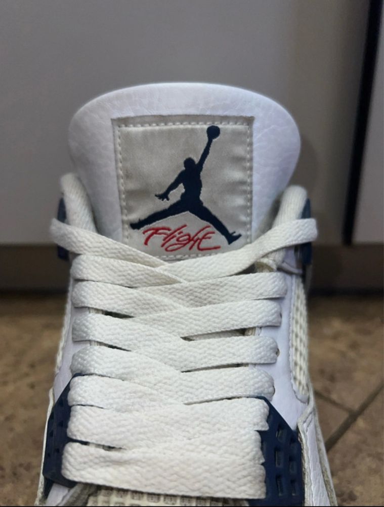Air Jordan 4 Retro Midnight Navy