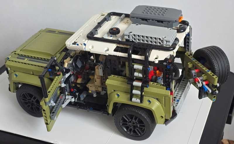 LEGO 42110 Technic Land Rover Defender