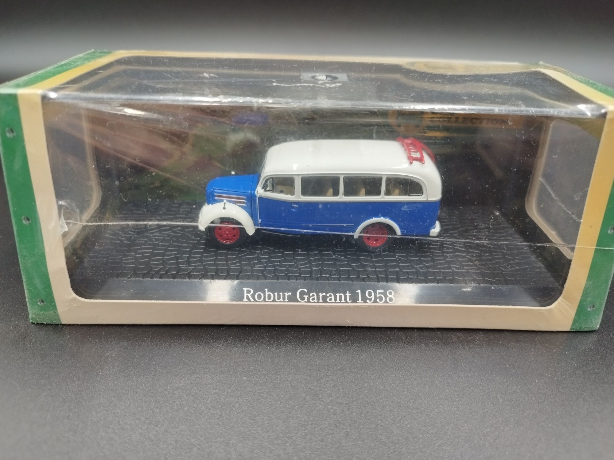 1:72 Atlas 1958 Robur Granat  bus model nowy