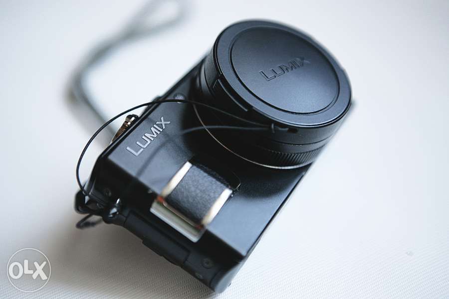 продам дизайнерский и высокотехнологичный фотоаппарат Panasonic LX-2