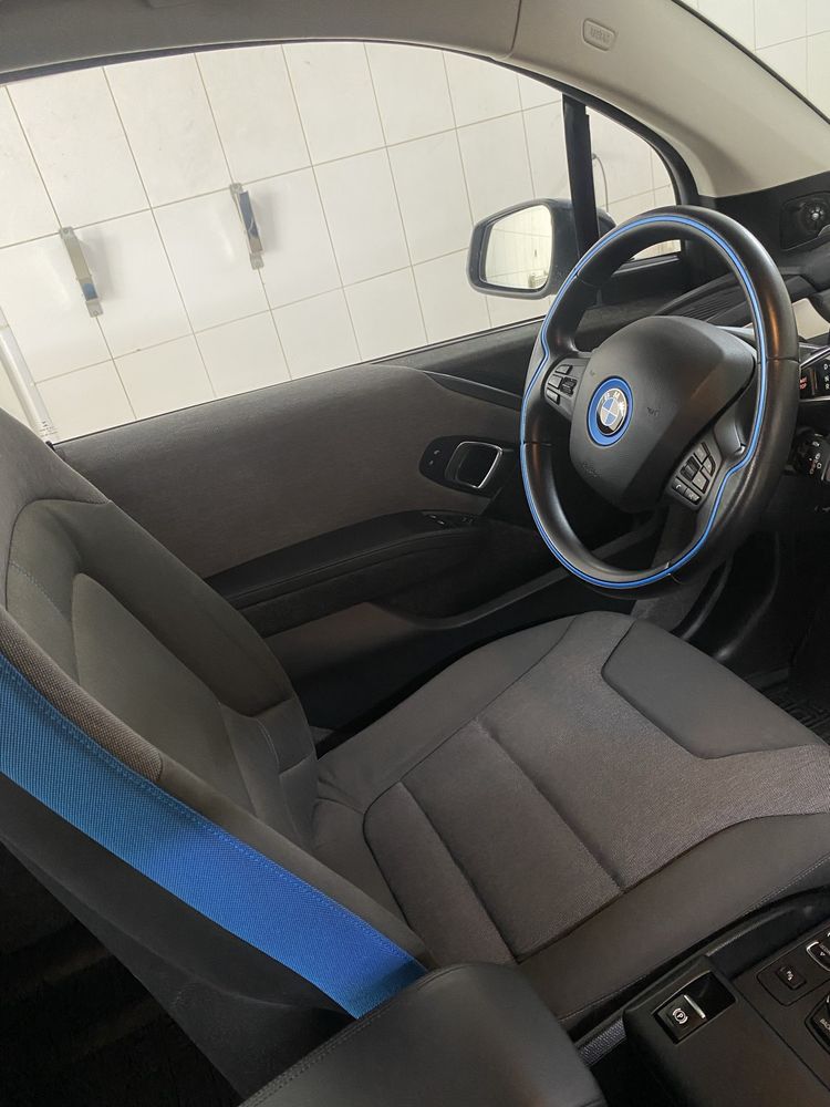 Продам BMW i3