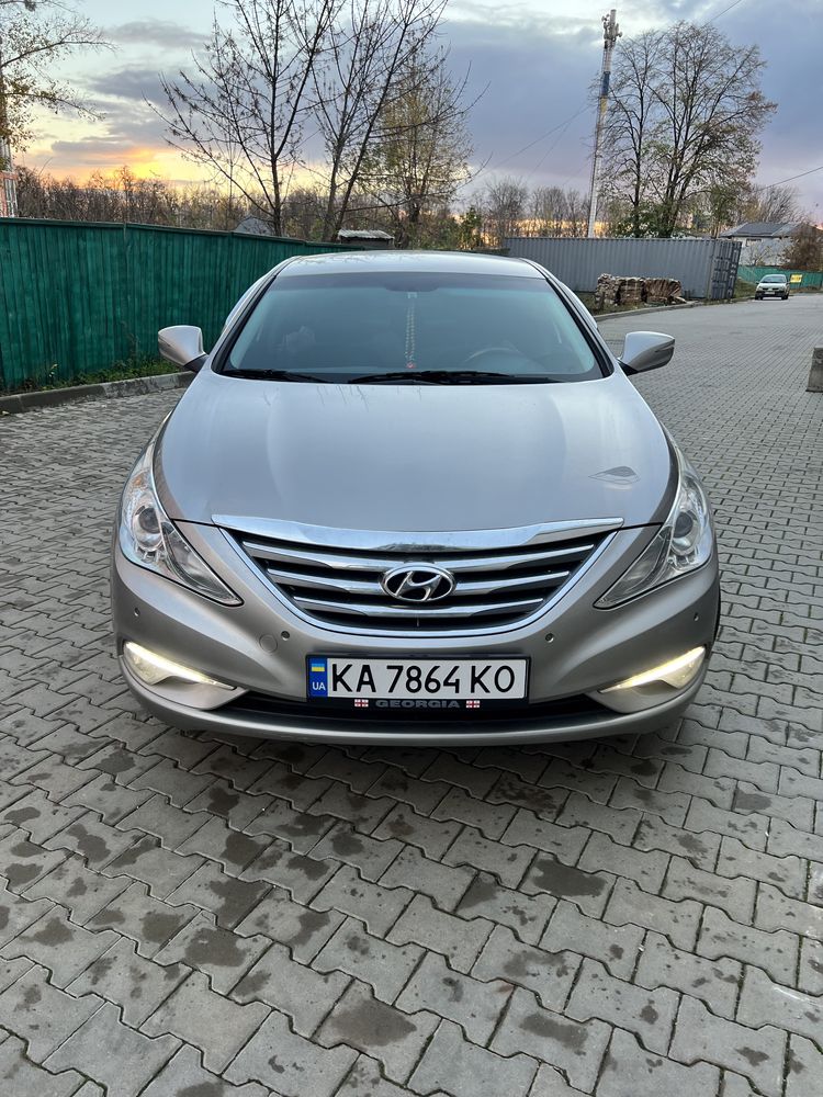 Hyundai Sonata YF LPI 13г.дв.2.0л,АКПП,проб 210тыс(оригинал),FULL комп