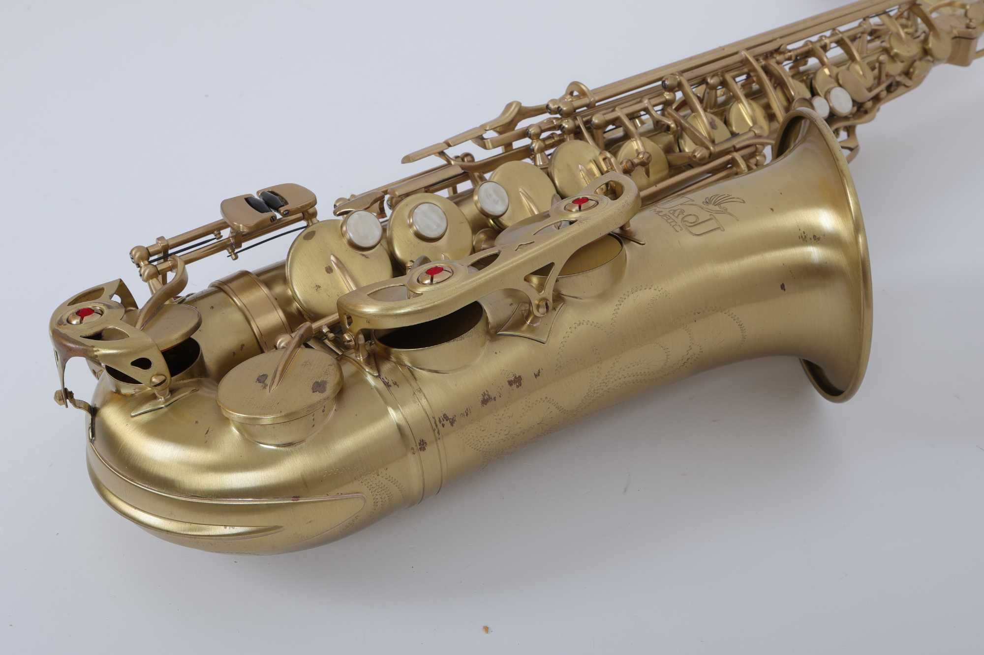 Saxofone Alto com estojo