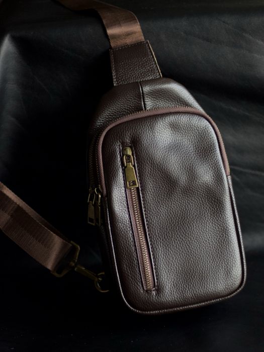 Шкіряна чоловіча сумка слінг. Бананка мужская кожаная.