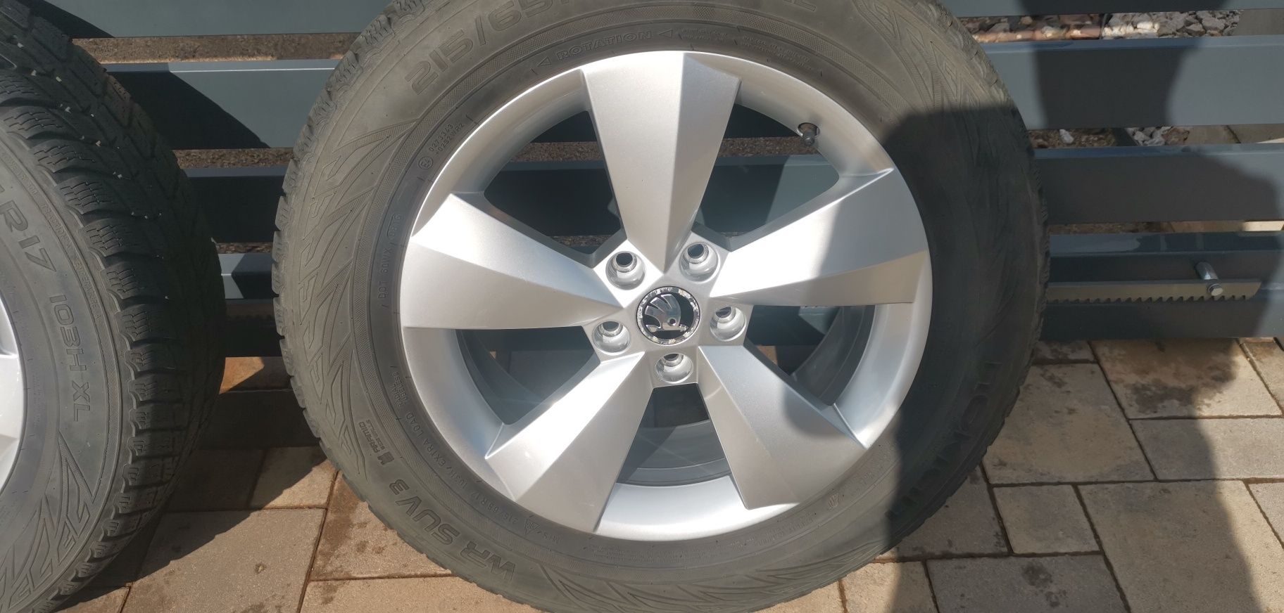 Felgi aluminiowe Nanuq 17" Skoda 6,5Jx17H2 ET38+Opony  Nokian WR SUV