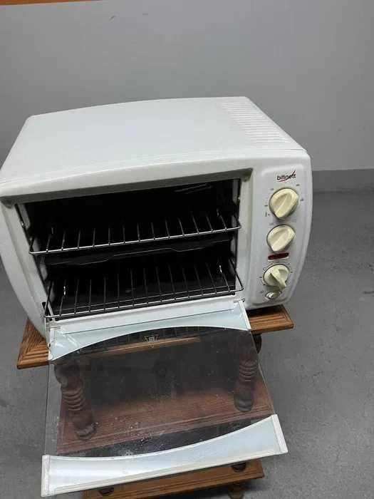 Forno elétrico compacto com grelhas e assadeira