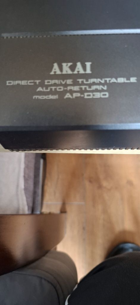 Piękny gramofon Akai AP-D30