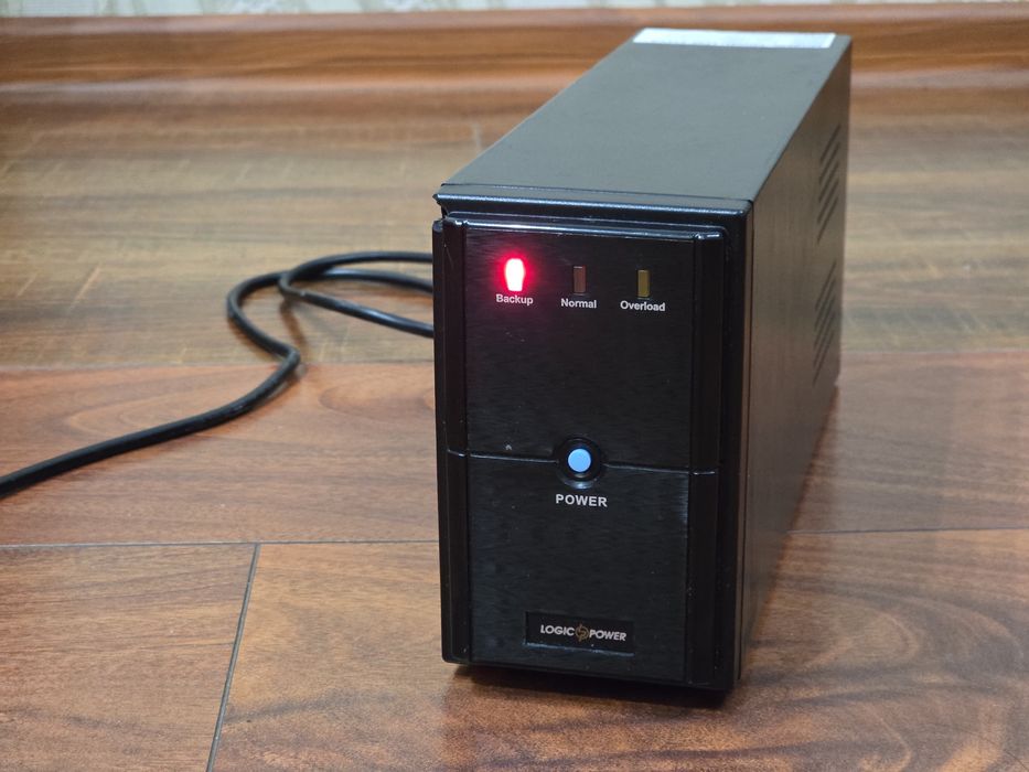 ДБЖ LogicPower LPM‑625VA (437 Вт), бесперебійник для ПК