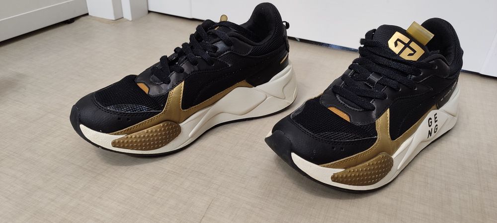 Кроссовки PUMA  р. 43 стан нових