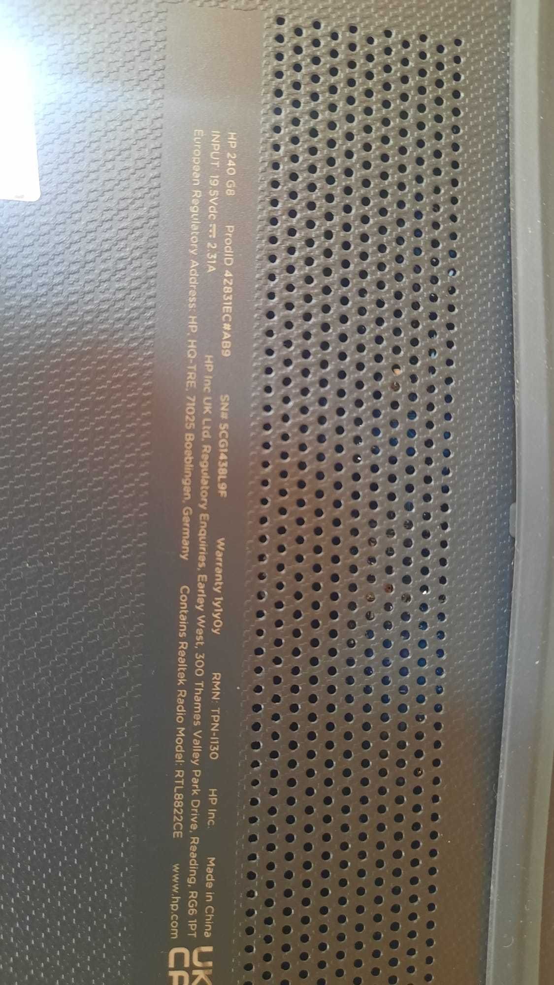 Portátil HP240 G8