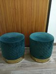 Bancos em verde escuro material veludo