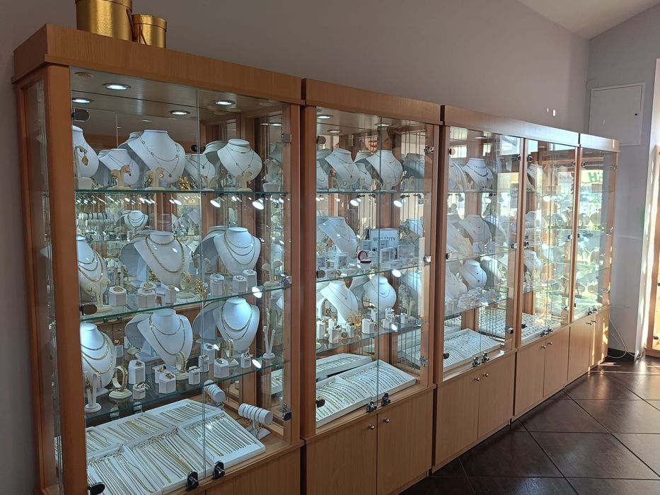 Sprzedam gabloty do salonu jubilerskiego
