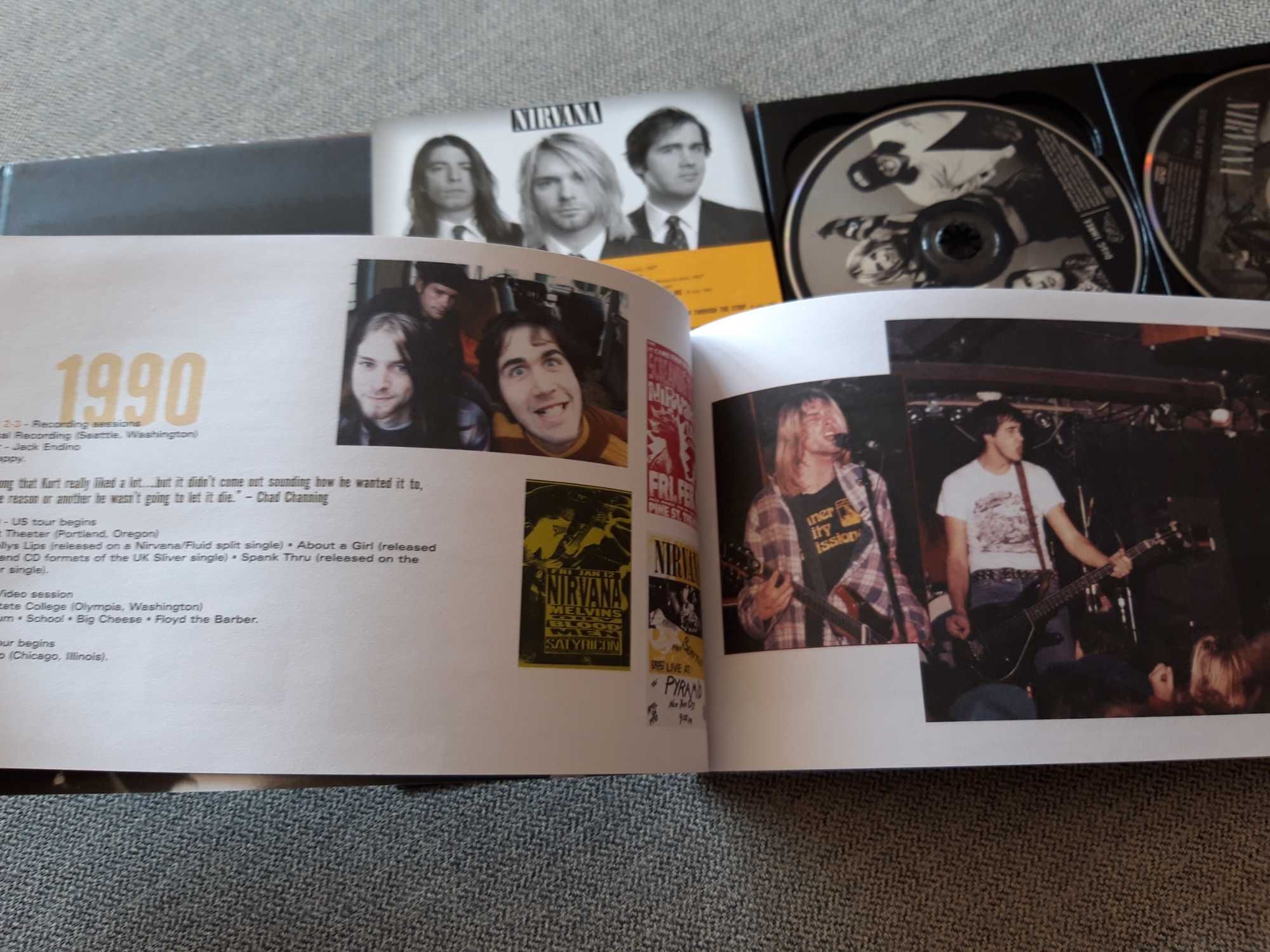 Coletânea NIRVANA "With the Lights Out" 3 CD + 1 DVD + Livro.