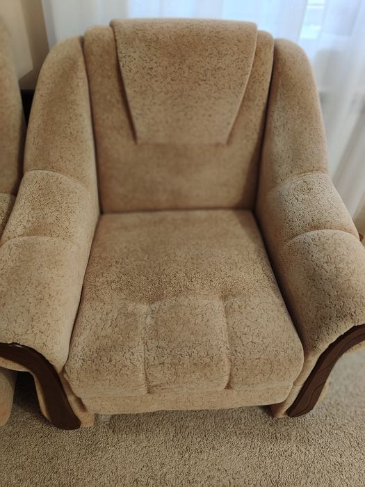 Терміново продам кутовий диван та крісло