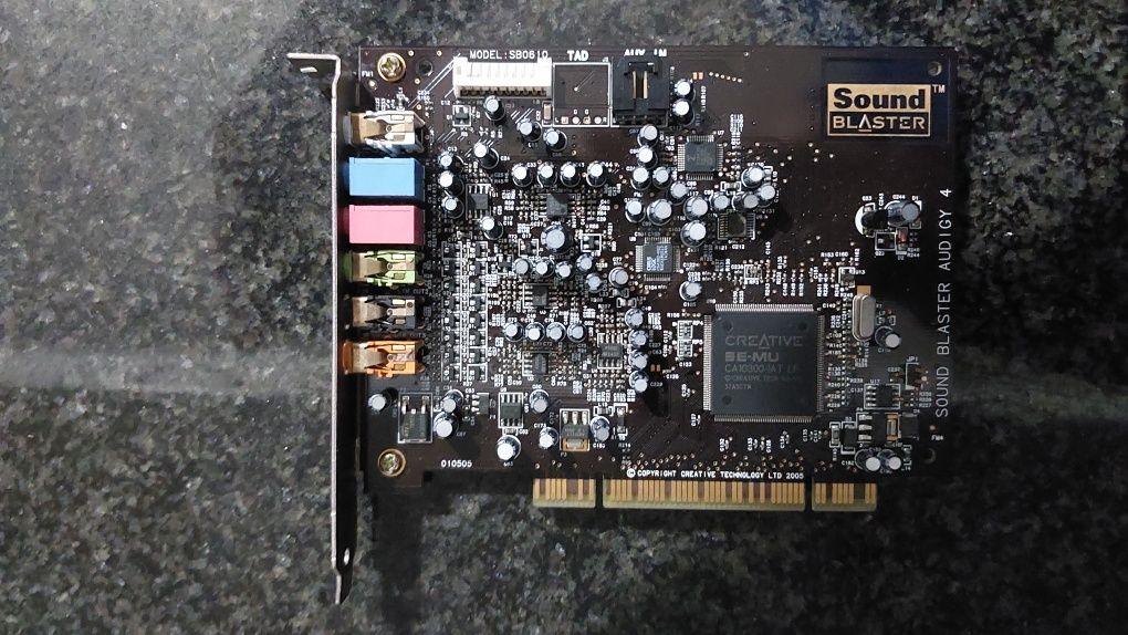 Placa Som Creative Sound Blaster® Audigy® 4 PCI 7.1 - 24-BIT 192KHZ