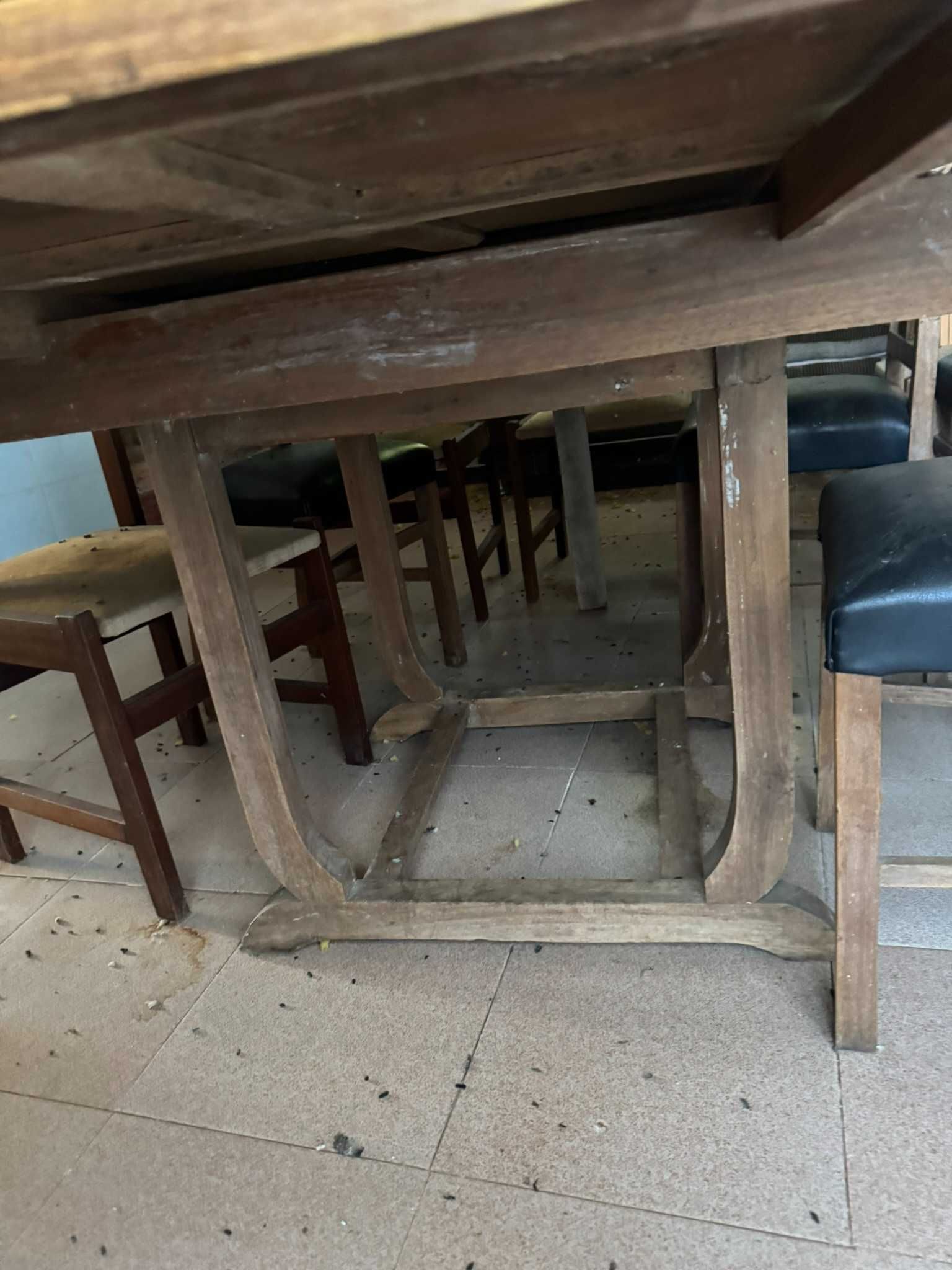 Mesa extensivel em madeira