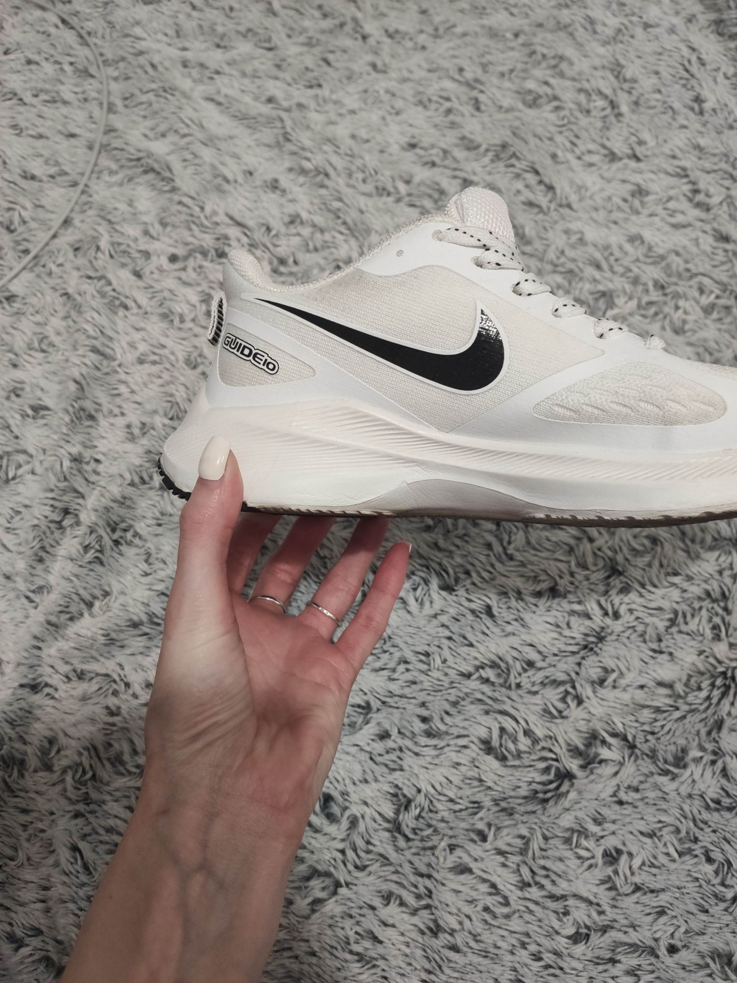Кросівки Nike для бігу