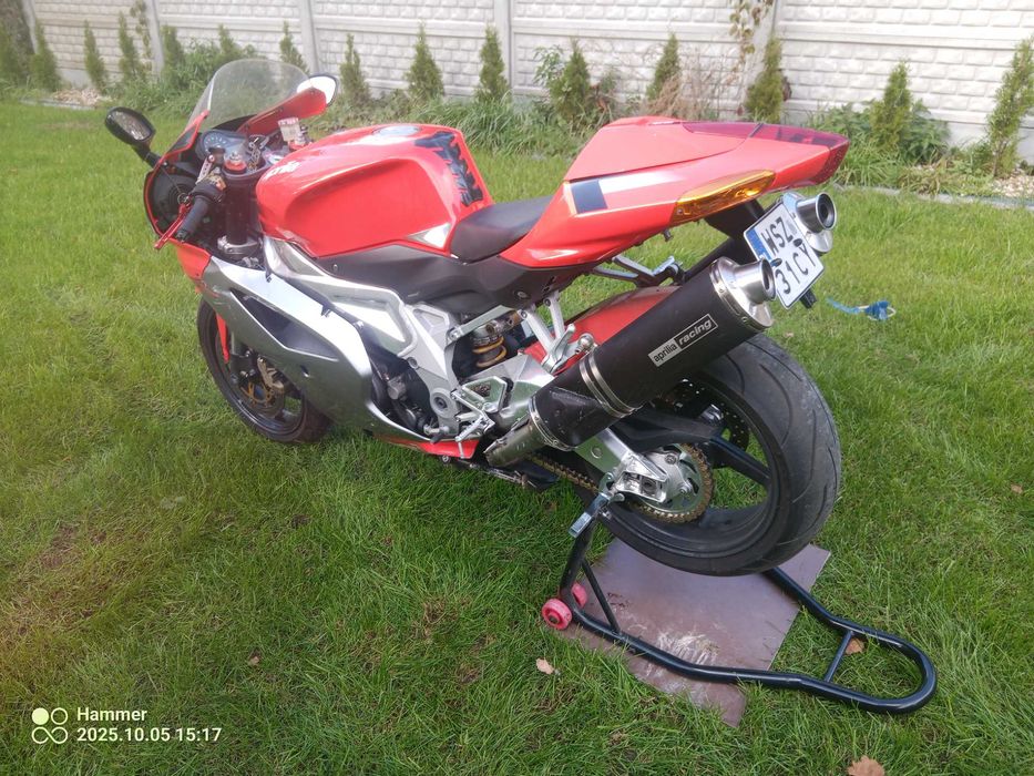 Aprilia RSV 1000R