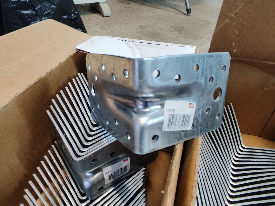 Kątowniki ABR90  90X90X65