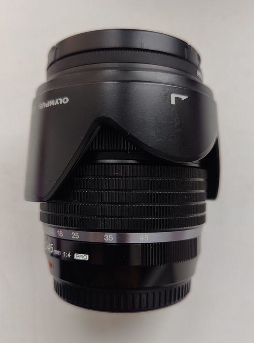 Olympus m ZD ED 12-45 4.0 PRO