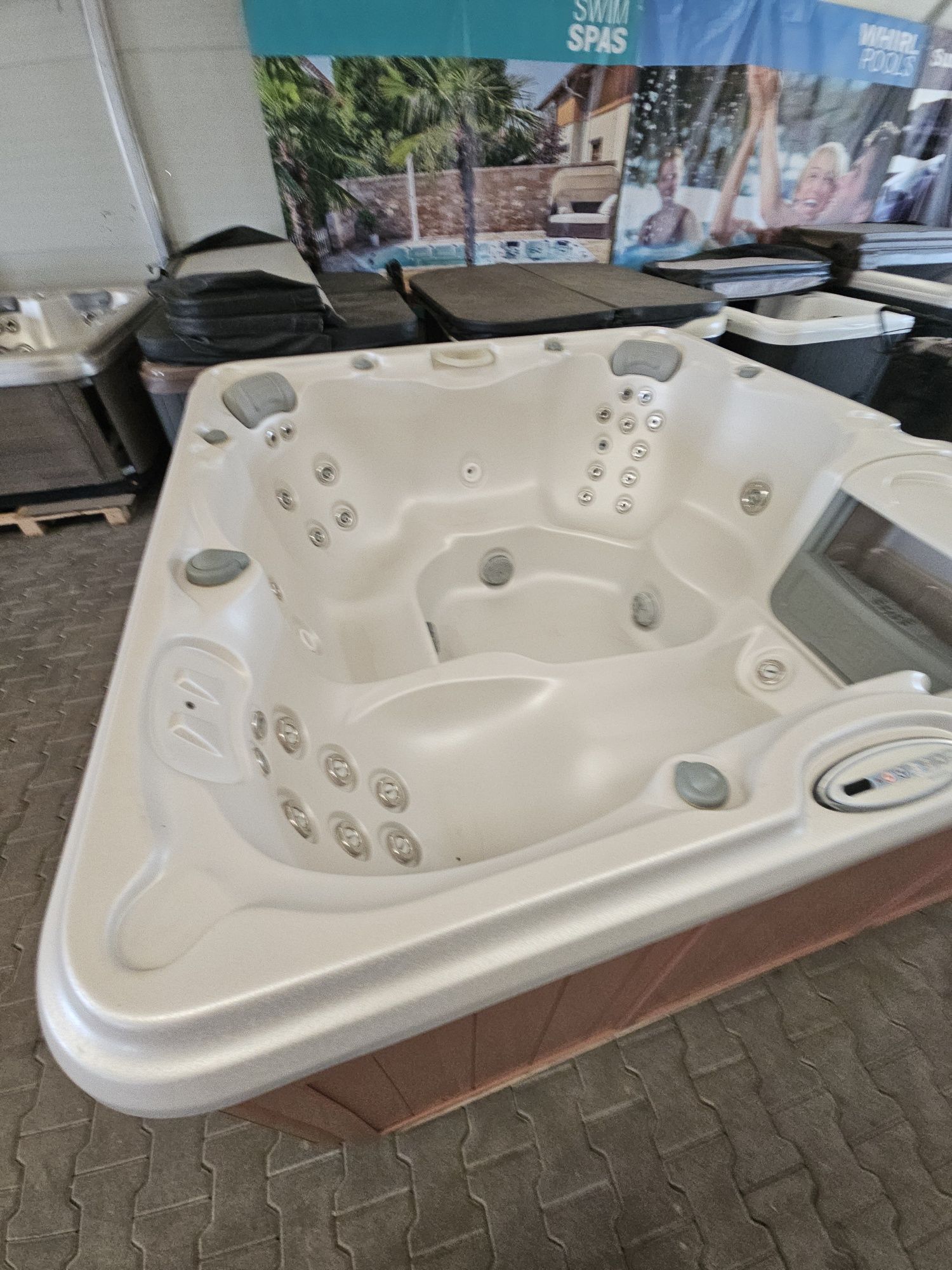 Sundance spas certa jakuzi jacuzzi całoroczne taras ogrod