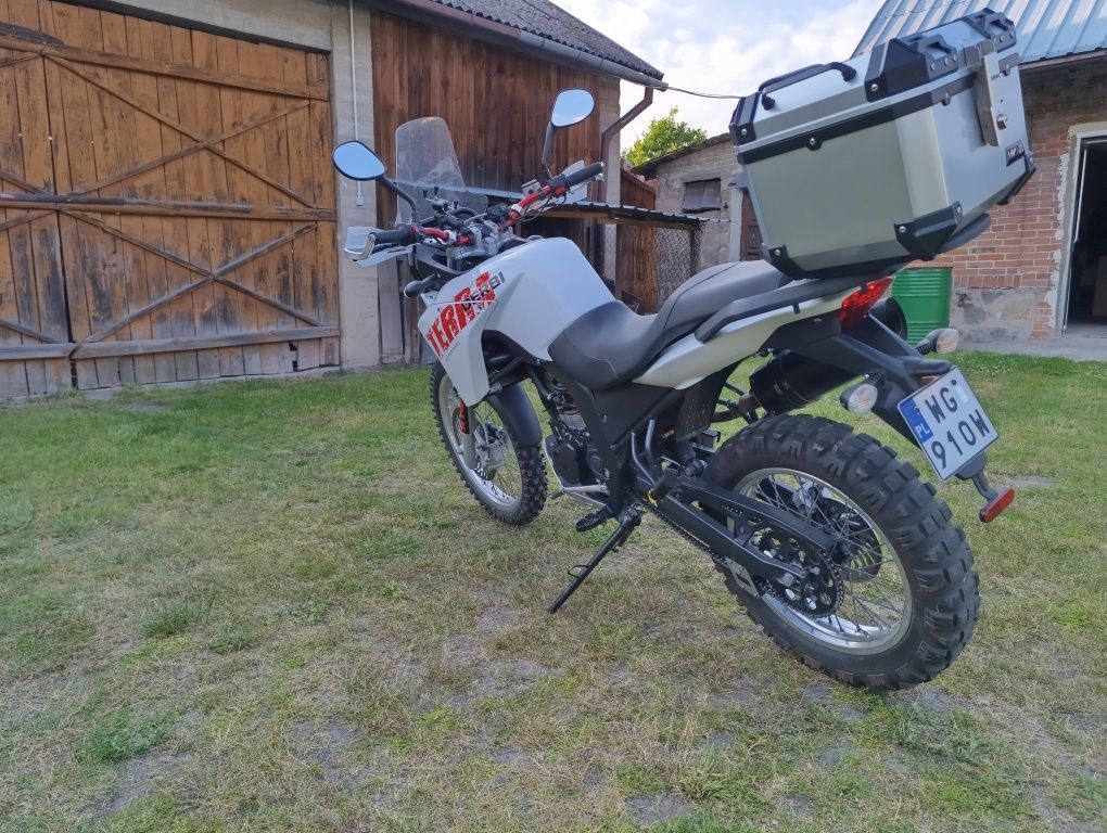 Derbi Terra 125 Doinwestowany w Bdb stanie