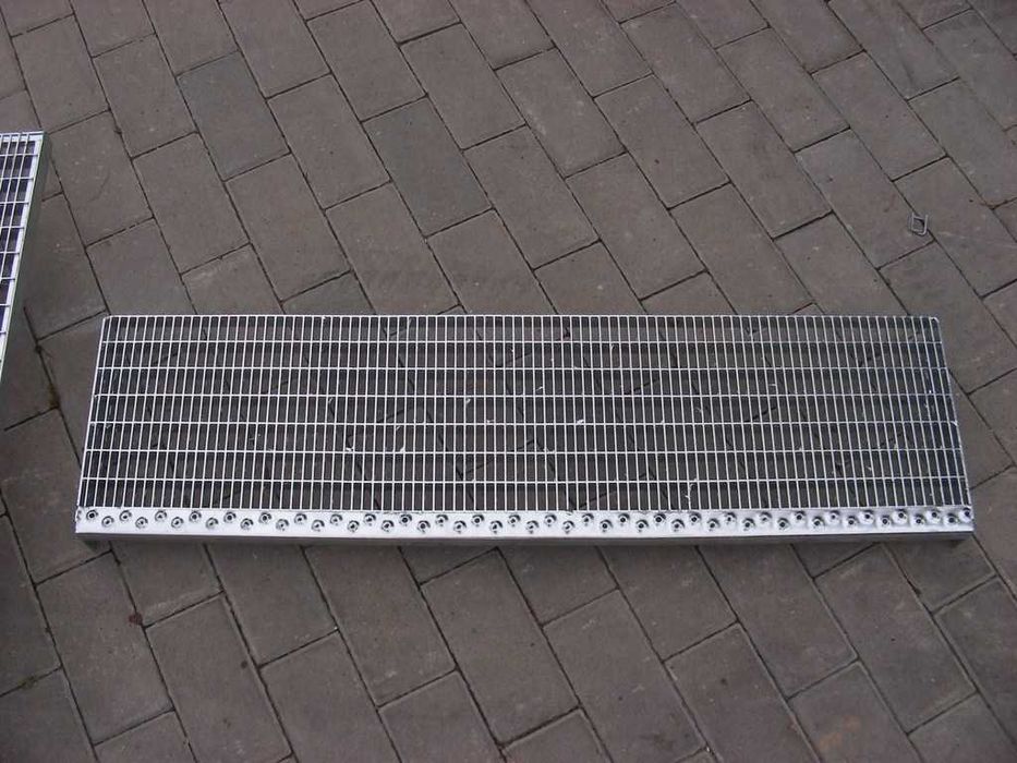Nowość !! Stopnie metalowe drobne oczko 34x11 1000x270mm / wysyłka
