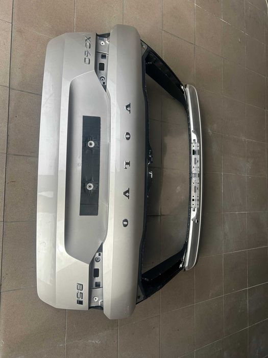 VOLVO XC60 2024r Klapa tylna