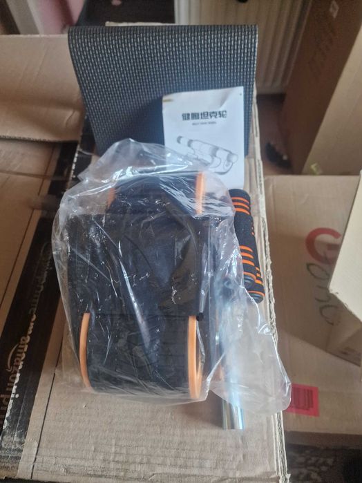 Kółko ab do ćwiczeń brzucha z uchwytem na telefon podwójny